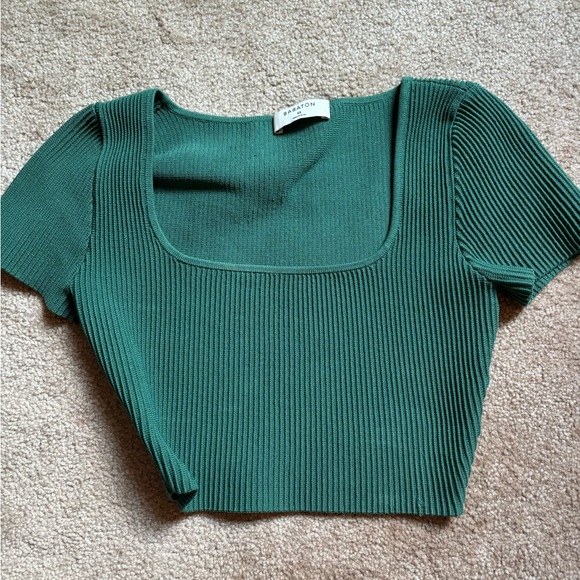 Aritzia Babaton cropped tee in green - Picture 1 of 1